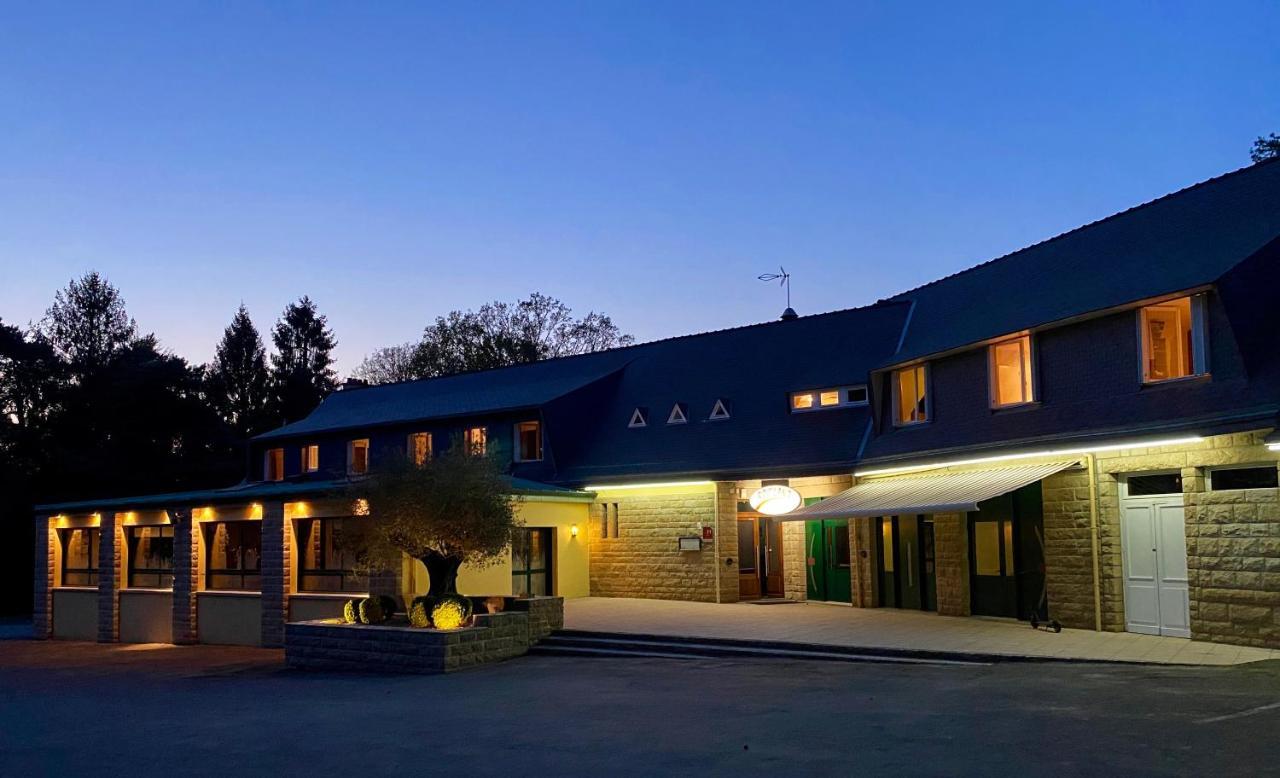 Hotel Roc Land Les Portes du Coglais Exterior photo